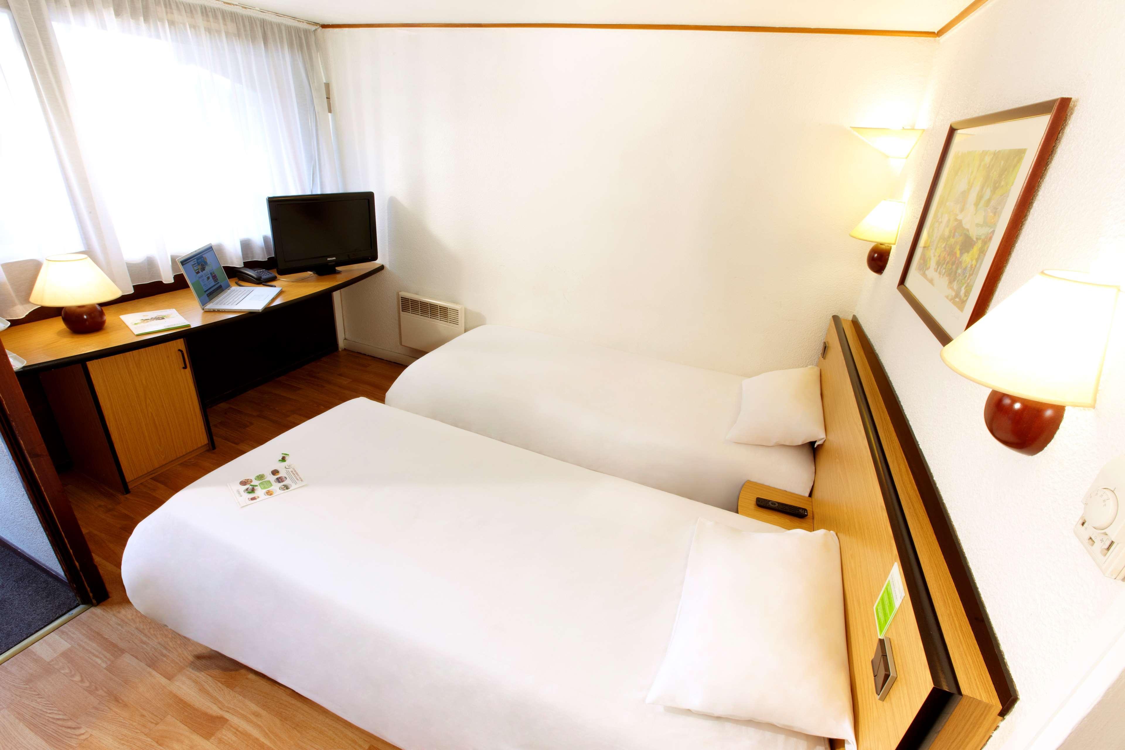 Campanile Rouen Nord - Mont-Saint-Aignan Hotel Bagian luar foto