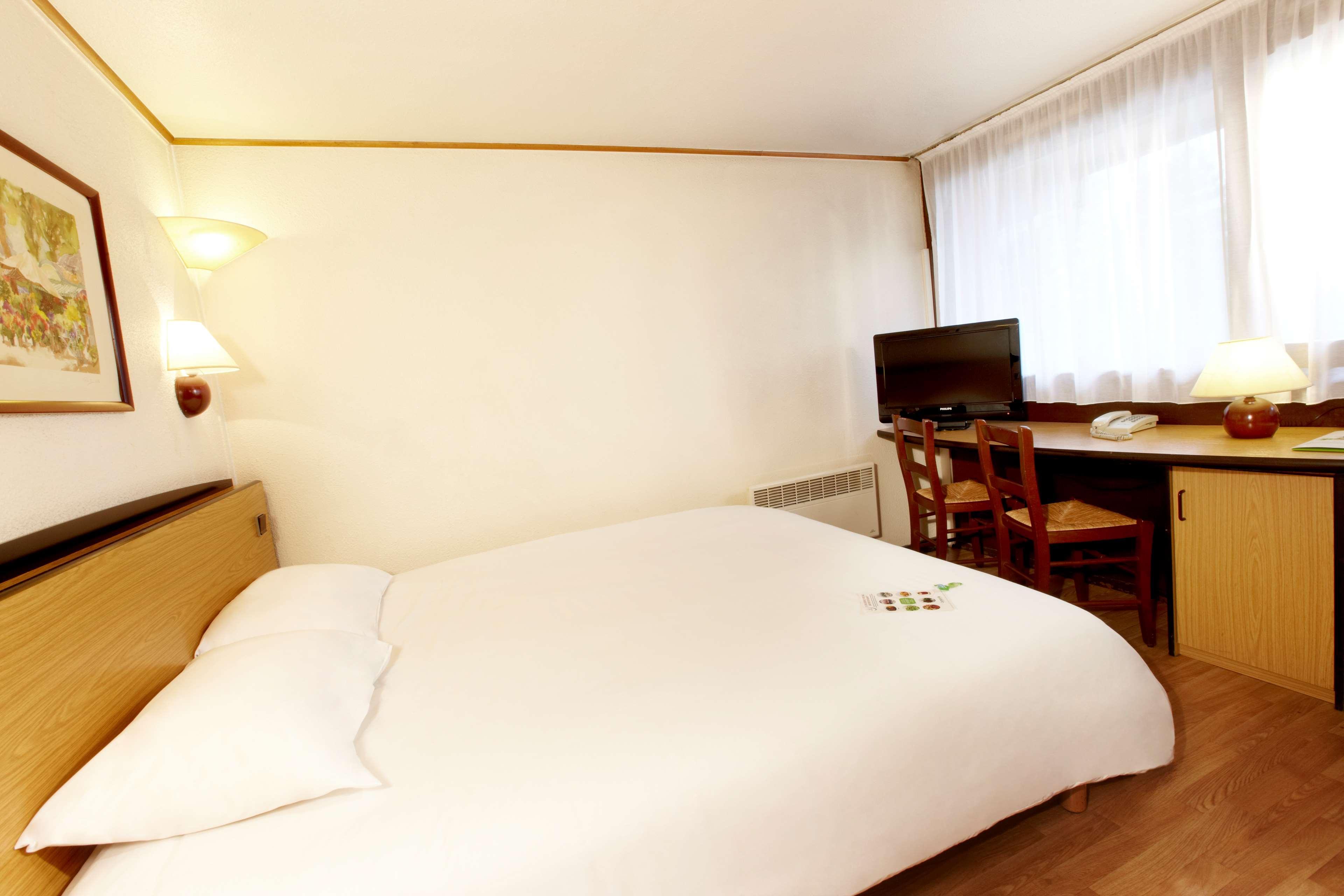 Campanile Rouen Nord - Mont-Saint-Aignan Hotel Bagian luar foto
