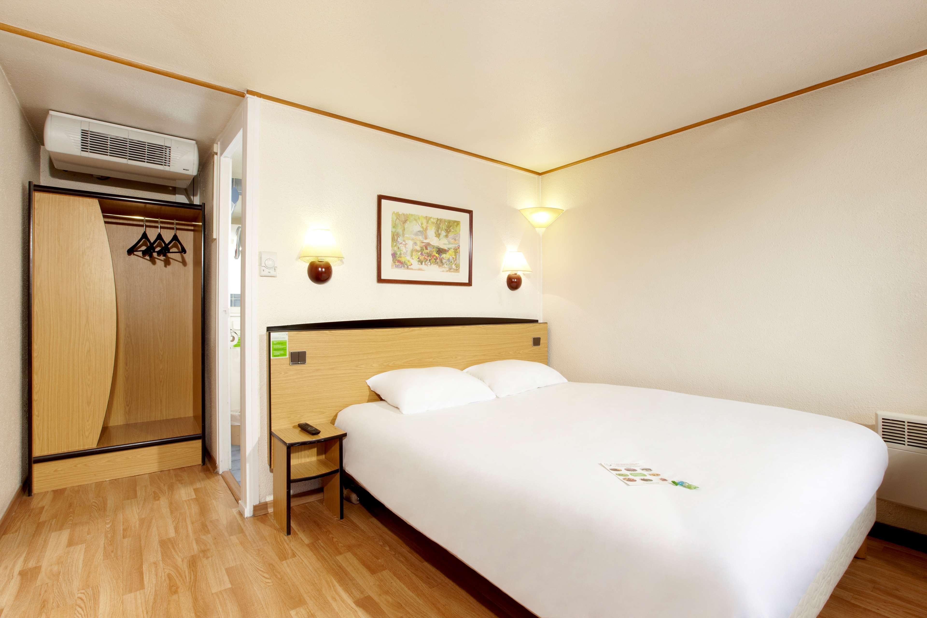 Campanile Rouen Nord - Mont-Saint-Aignan Hotel Bagian luar foto